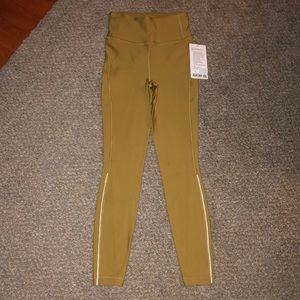 Lululemon Flurry up SHR tight. 4